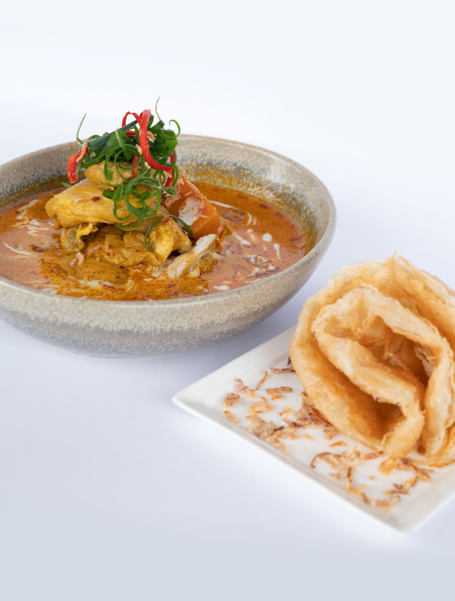 Yellow Chicken Curry With Roti Bread